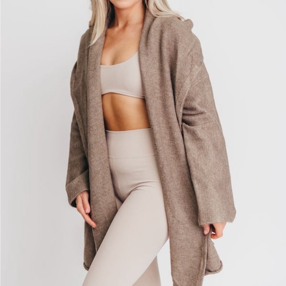 Worth collective NWTsoft high quality thick & warm coatigan with hood & pockets - Picture 2 of 9